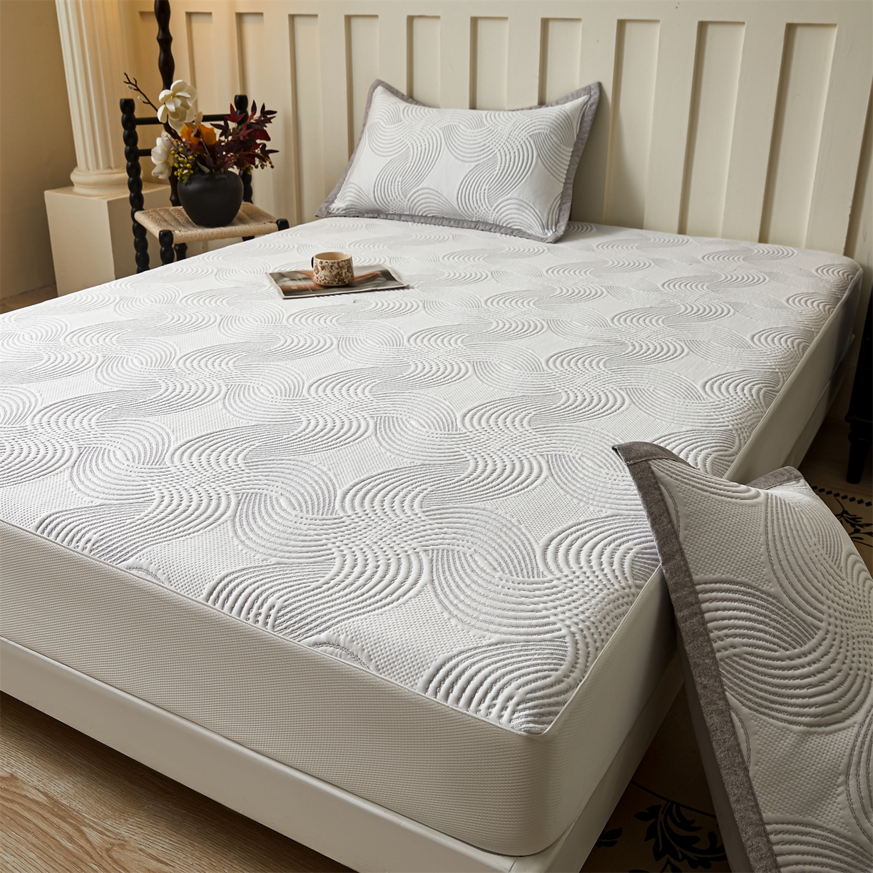 91家纺网 家纺一手货源 找家纺 慕木家纺 2026新款高端三明治硅胶复合PE100%乙纶提花冰豆豆凉席空调席韩版INS系列（提供买家秀） 韩INS-回川灰床笠款