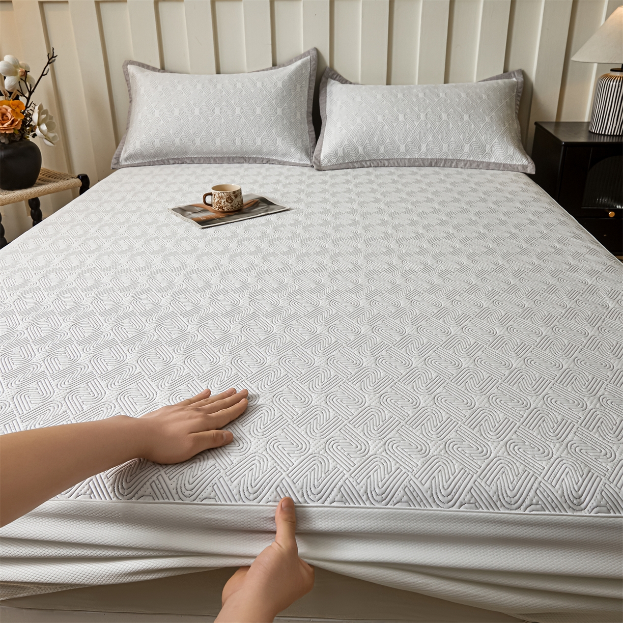 91家纺网 家纺一手货源 找家纺 慕木家纺 2026新款高端三明治硅胶复合PE100%乙纶提花冰豆豆凉席空调席韩版INS系列（提供买家秀） 韩INS-峰回灰床笠款