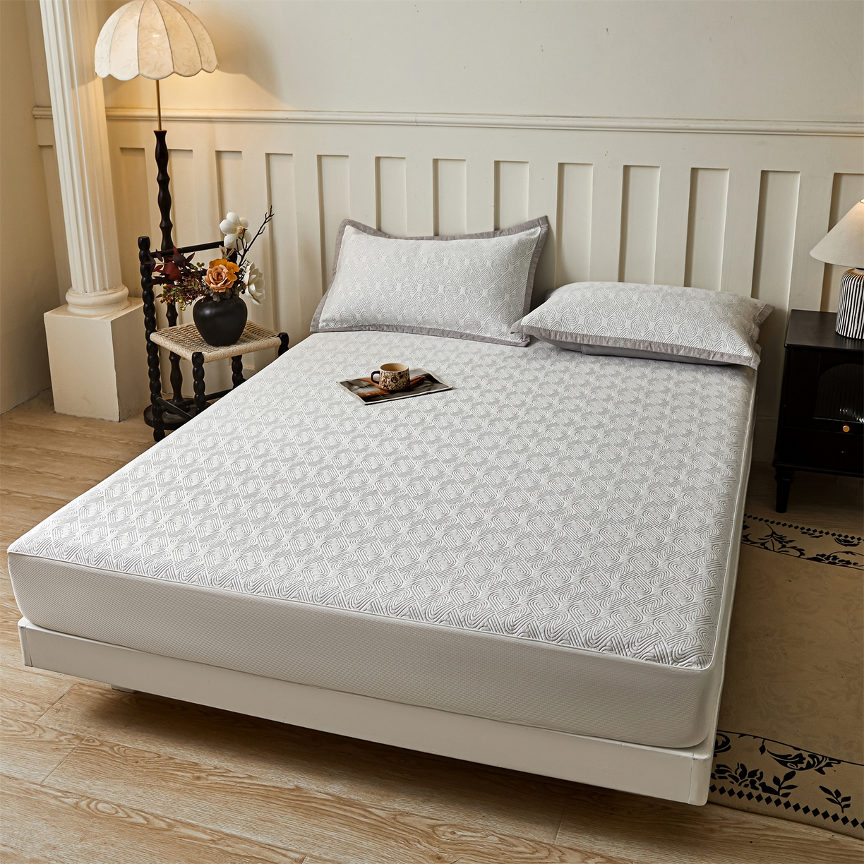 91家纺网 家纺一手货源 找家纺 慕木家纺 2026新款高端三明治硅胶复合PE100%乙纶提花冰豆豆凉席空调席韩版INS系列（提供买家秀） 韩INS-峰回灰床笠款