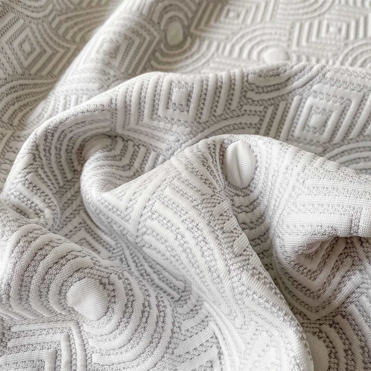 91家纺网 家纺一手货源 找家纺 慕木家纺 2026新款高端三明治硅胶复合PE100%乙纶提花冰豆豆凉席空调席韩版INS系列（提供买家秀） 韩INS-方圆灰床席款