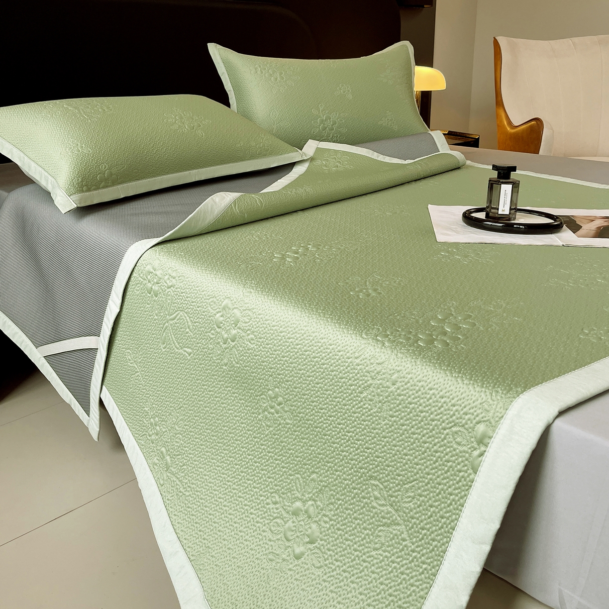 91家纺网 家纺一手货源 找家纺 春皖家纺 2026新款提花浮雕冰豆豆凉感席三件套-浅夏花结 浅夏花结-绿