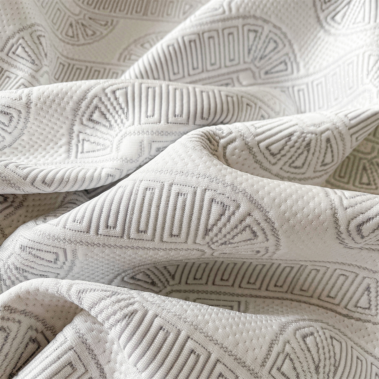 91家纺网 家纺一手货源 找家纺 慕木家纺 2026新款高端三明治硅胶复合PE100%乙纶提花冰豆豆凉席空调席韩版INS系列（提供买家秀） 韩INS-云间环床席款