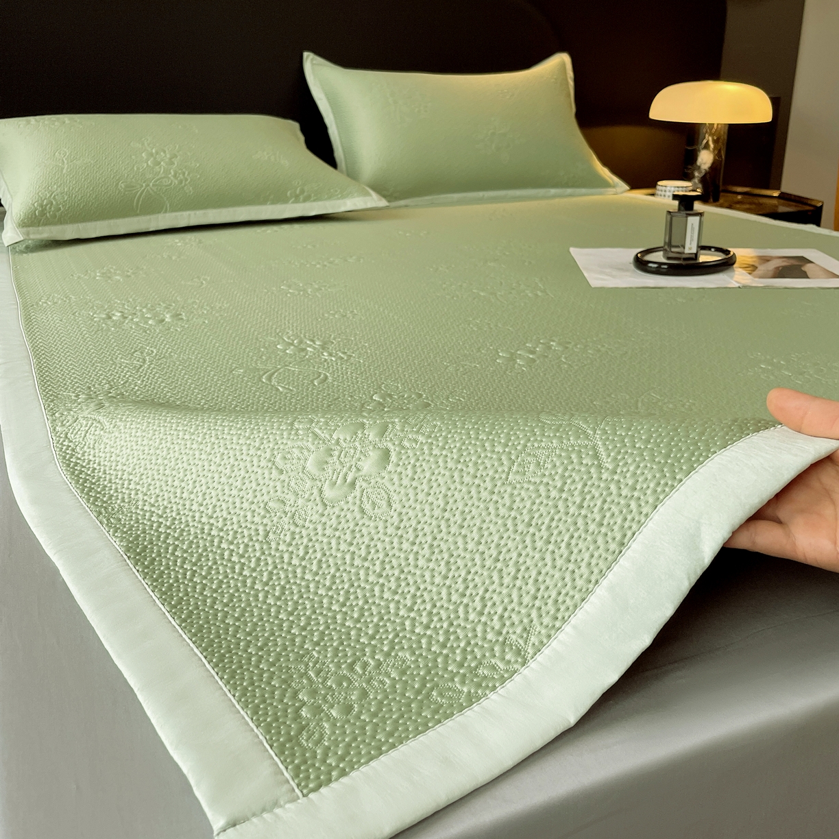 91家纺网 家纺一手货源 找家纺 春皖家纺 2026新款提花浮雕冰豆豆凉感席三件套-浅夏花结 浅夏花结-绿