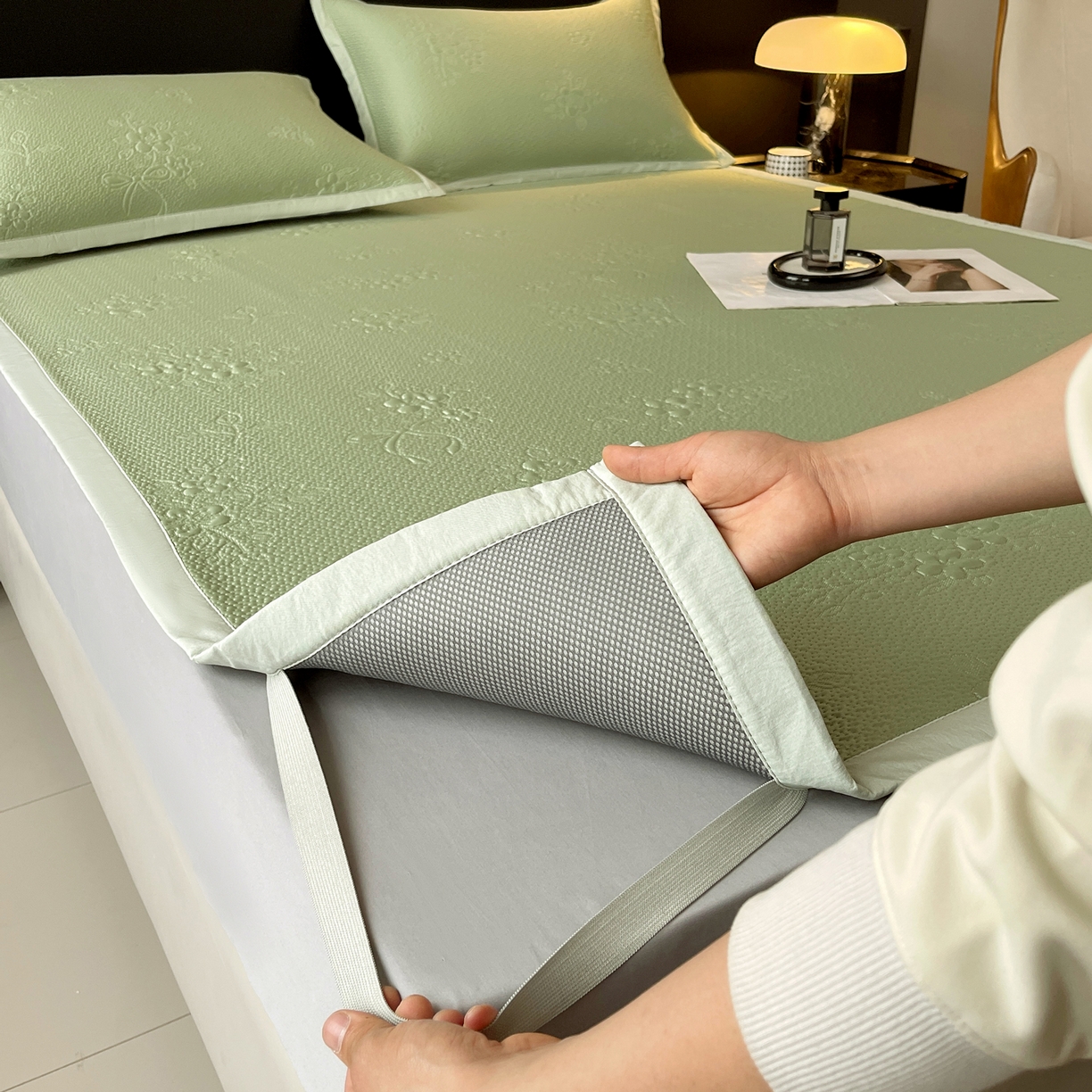 91家纺网 家纺一手货源 找家纺 春皖家纺 2026新款提花浮雕冰豆豆凉感席三件套-浅夏花结 浅夏花结-绿