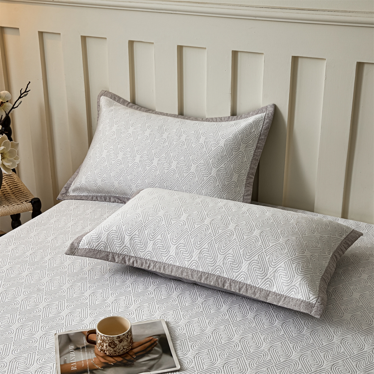 91家纺网 家纺一手货源 找家纺 慕木家纺 2026新款高端三明治硅胶复合PE100%乙纶提花冰豆豆凉席空调席韩版INS系列（提供买家秀） 韩INS-峰回灰床笠款