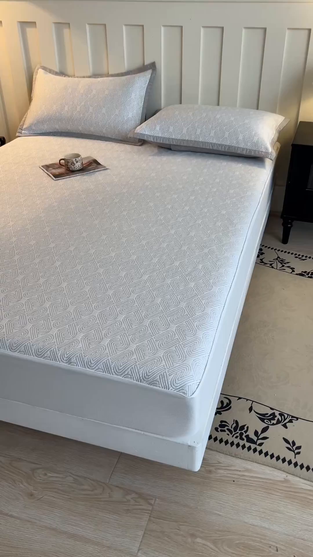 91家纺网 家纺一手货源 找家纺 慕木家纺 2026新款高端三明治硅胶复合PE100%乙纶提花冰豆豆凉席空调席韩版INS系列（提供买家秀） 韩INS-方圆蓝床笠款