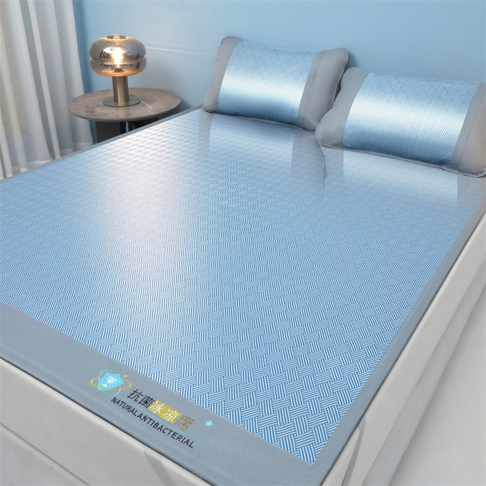 91家纺网 家纺一手货源 找家纺 航途席业 2026新款抗菌三明治冰凉席床席床笠-思绪 思绪 静谧蓝床席款