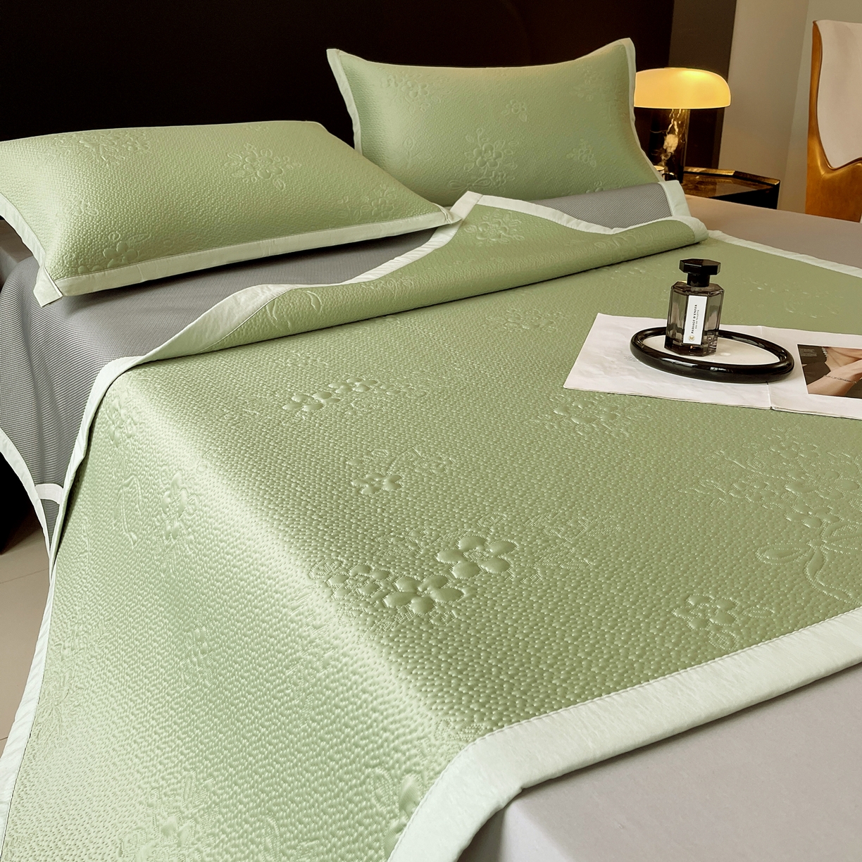 91家纺网 家纺一手货源 找家纺 春皖家纺 2026新款提花浮雕冰豆豆凉感席三件套-浅夏花结 浅夏花结-绿