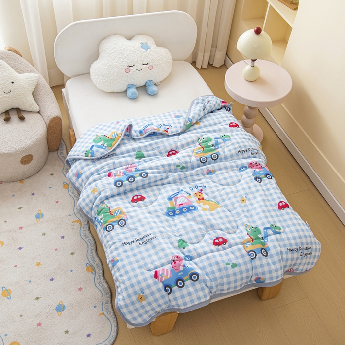 91家纺网 家纺一手货源 找家纺 鱼宝 2026新款儿童夏被凉席三件套 恐龙车队