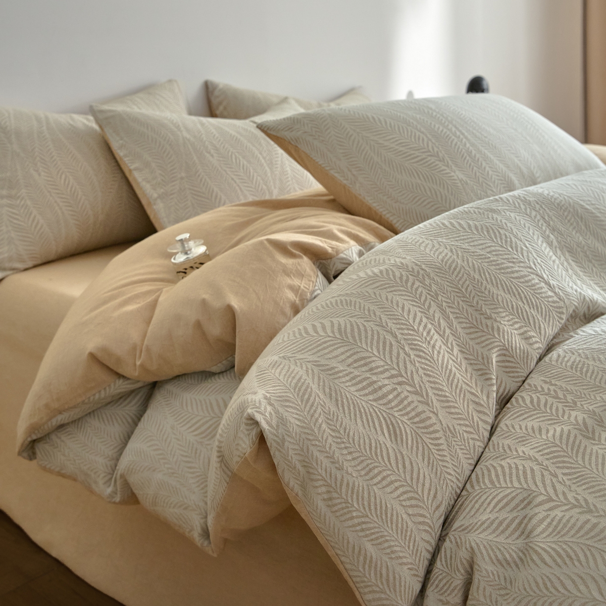 91家纺网 家纺一手货源 找家纺 如一 2026新款A类色织提花全棉双层纱水洗棉四件套 叶笙咖