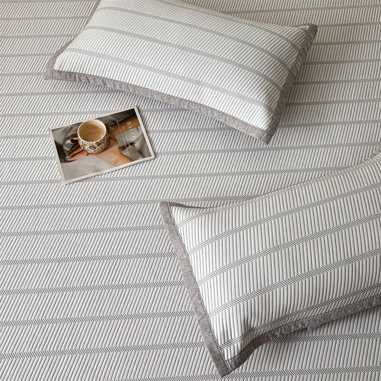 91家纺网 家纺一手货源 找家纺 慕木家纺 2026新款高端三明治硅胶复合PE100%乙纶提花冰豆豆凉席空调席韩版INS系列（提供买家秀） 韩INS-韩结床笠款