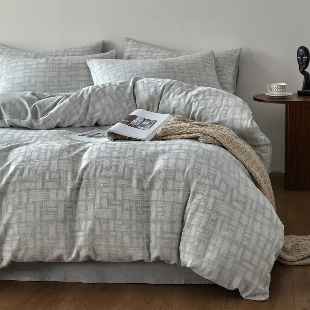 91家纺网 家纺一手货源 找家纺 如一 2026新款A类色织提花全棉双层纱水洗棉四件套 浮光灰