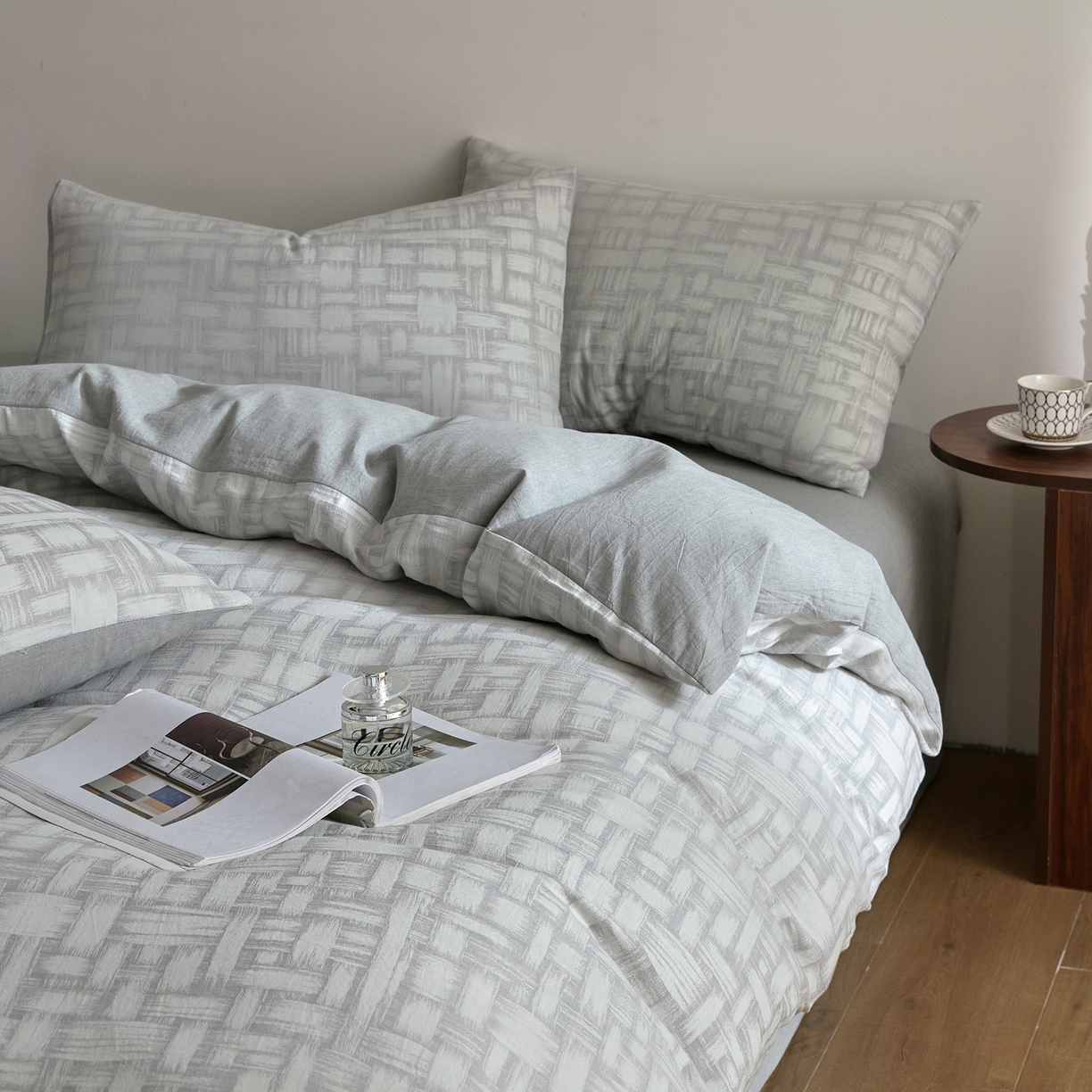 91家纺网 家纺一手货源 找家纺 如一 2026新款A类色织提花全棉双层纱水洗棉四件套 浮光灰