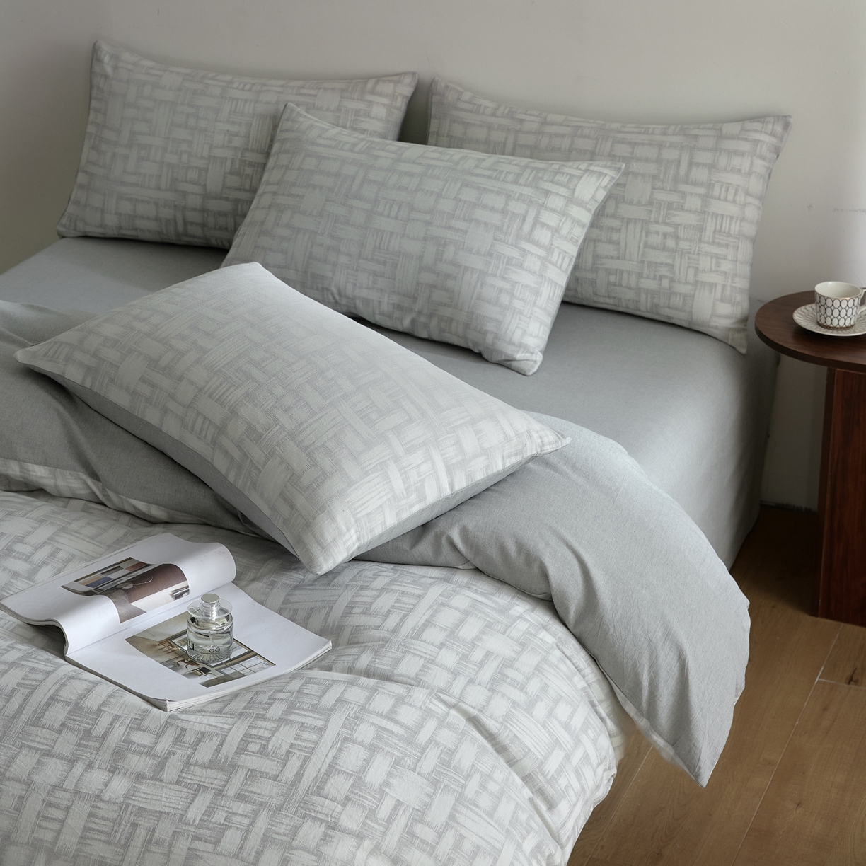 91家纺网 家纺一手货源 找家纺 如一 2026新款A类色织提花全棉双层纱水洗棉四件套 浮光灰