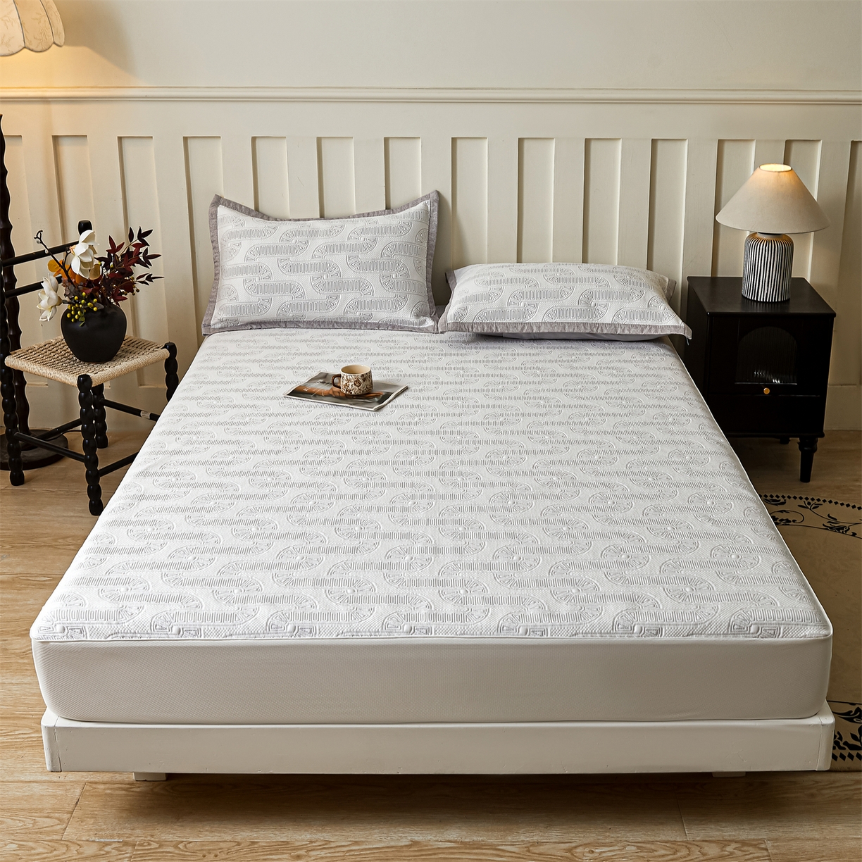 91家纺网 家纺一手货源 找家纺 慕木家纺 2026新款高端三明治硅胶复合PE100%乙纶提花冰豆豆凉席空调席韩版INS系列（提供买家秀） 韩INS-云间环床笠款