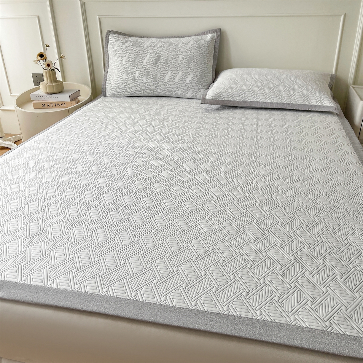 91家纺网 家纺一手货源 找家纺 慕木家纺 2026新款高端三明治硅胶复合PE100%乙纶提花冰豆豆凉席空调席韩版INS系列（提供买家秀） 韩INS-纵横灰床席款