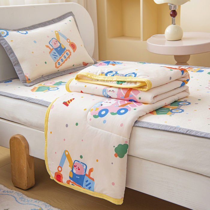 91家纺网 家纺一手货源 找家纺 鱼宝 2026新款儿童夏被凉席三件套 萌趣小车