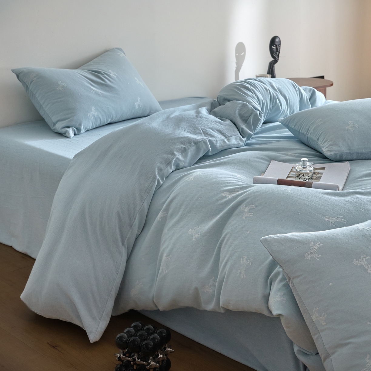 91家纺网 家纺一手货源 找家纺 如一 2026新款A类色织提花全棉双层纱水洗棉四件套 骏影蓝