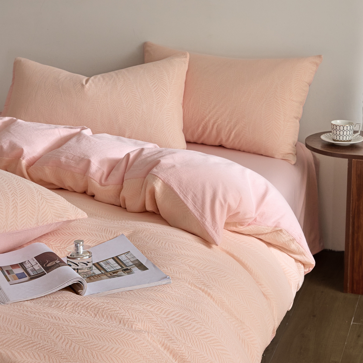 91家纺网 家纺一手货源 找家纺 如一 2026新款A类色织提花全棉双层纱水洗棉四件套 叶笙粉