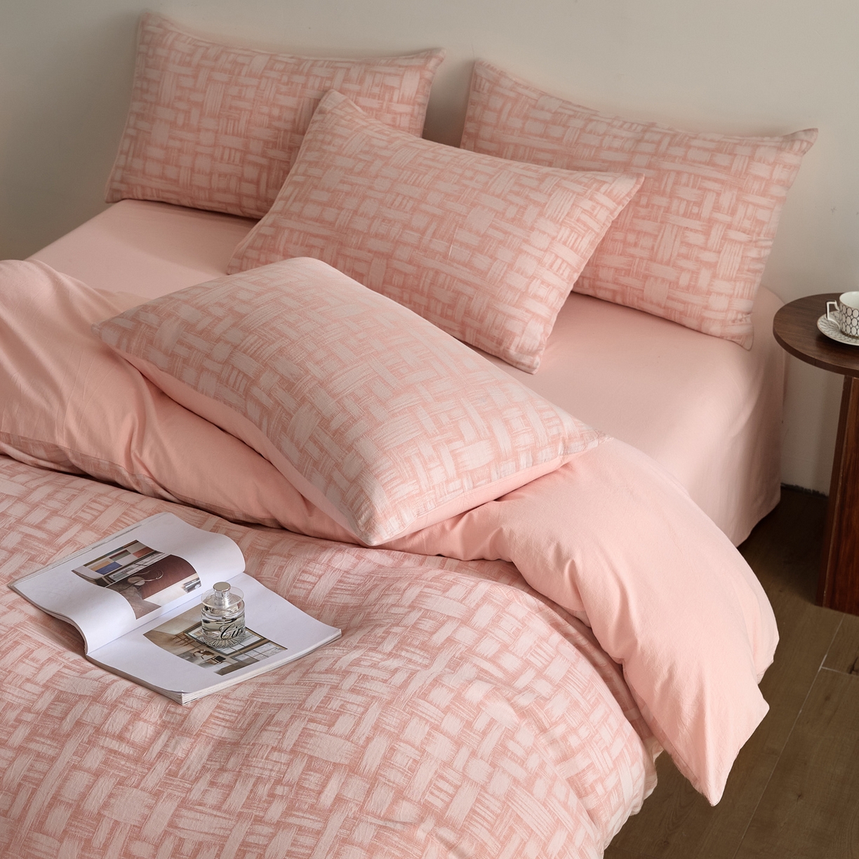 91家纺网 家纺一手货源 找家纺 如一 2026新款A类色织提花全棉双层纱水洗棉四件套 浮光粉