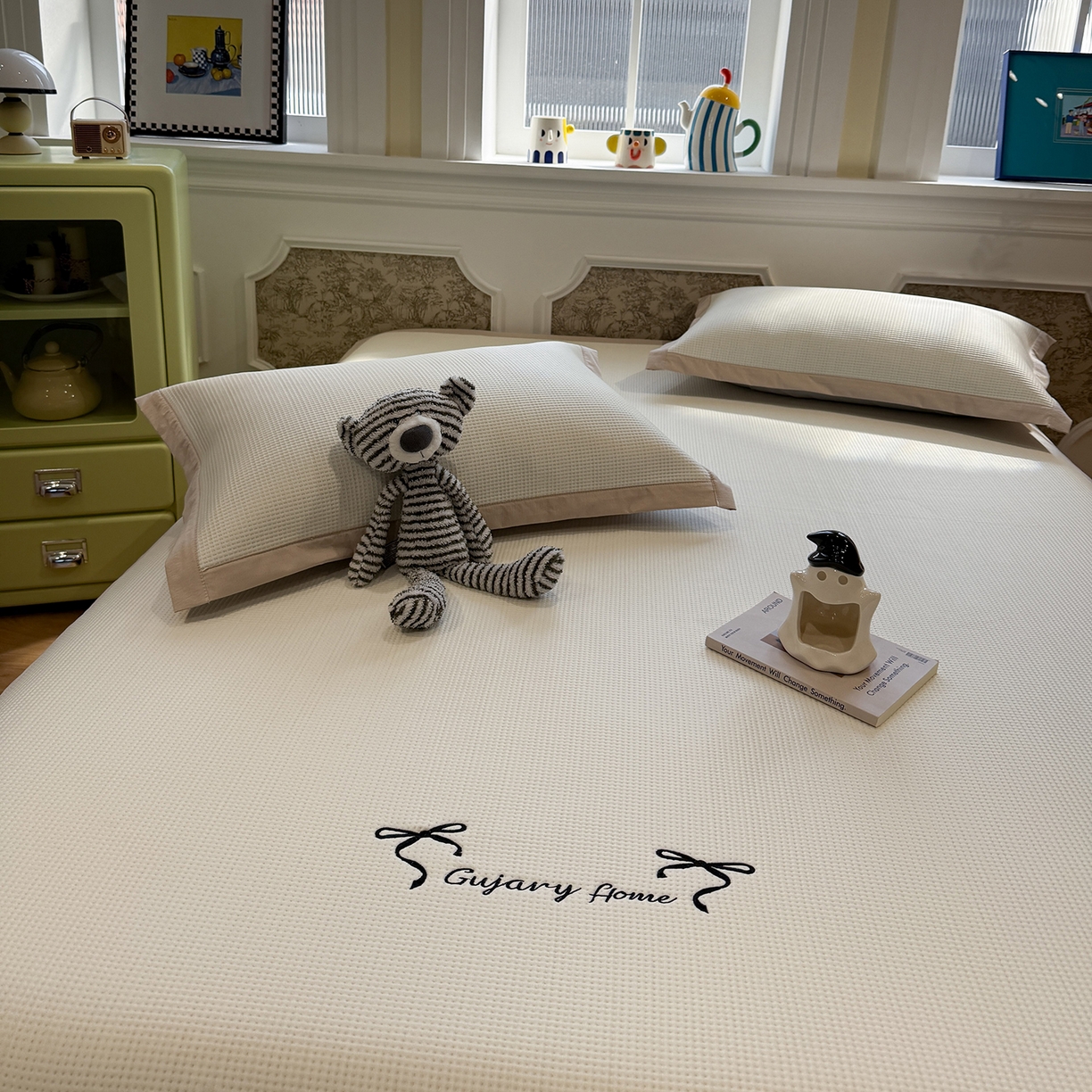 91家纺网 家纺一手货源 找家纺 GUJARY古家丽 2026新款A类刺绣凉豆豆凉席miumiu风绣蝴蝶结 奶杏白