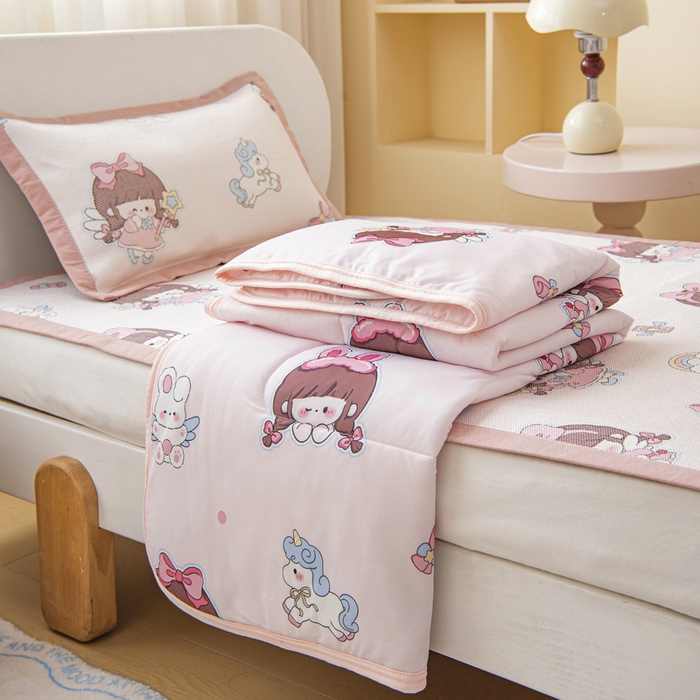 91家纺网 家纺一手货源 找家纺 鱼宝 2026新款儿童夏被凉席三件套 魔法公主