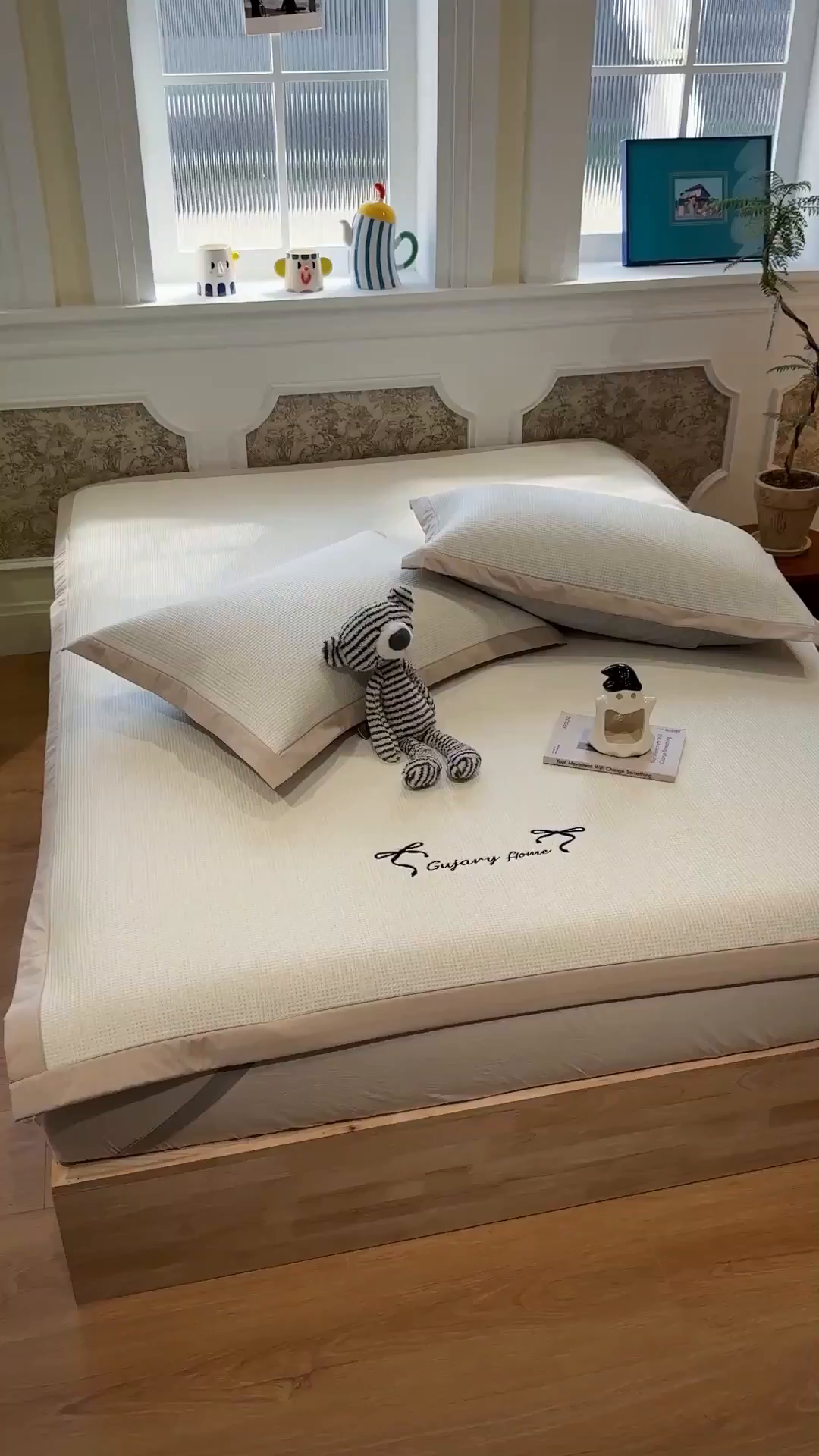 91家纺网 家纺一手货源 找家纺 GUJARY古家丽 2026新款A类刺绣凉豆豆凉席miumiu风绣蝴蝶结 奶杏白