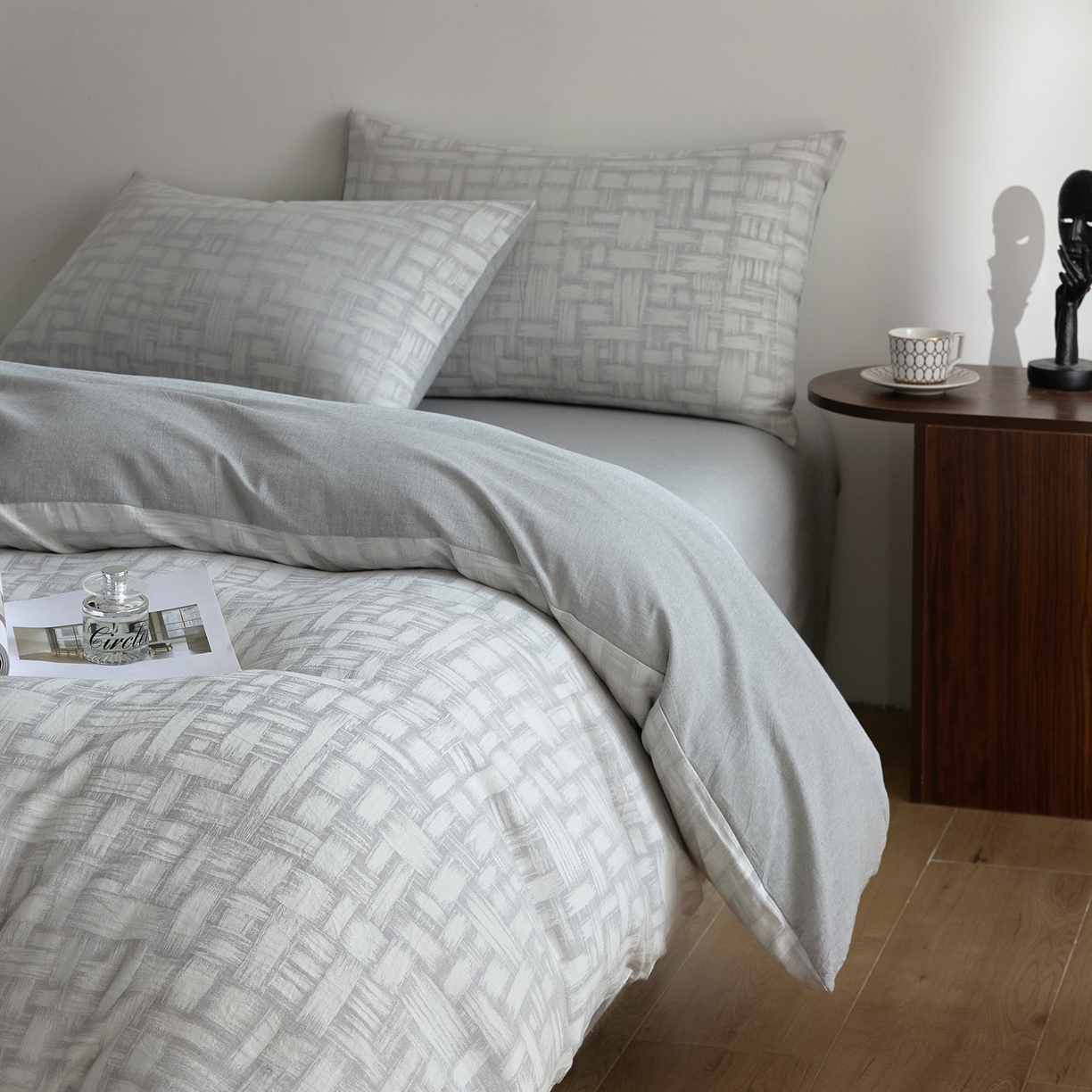 91家纺网 家纺一手货源 找家纺 如一 2026新款A类色织提花全棉双层纱水洗棉四件套 浮光灰