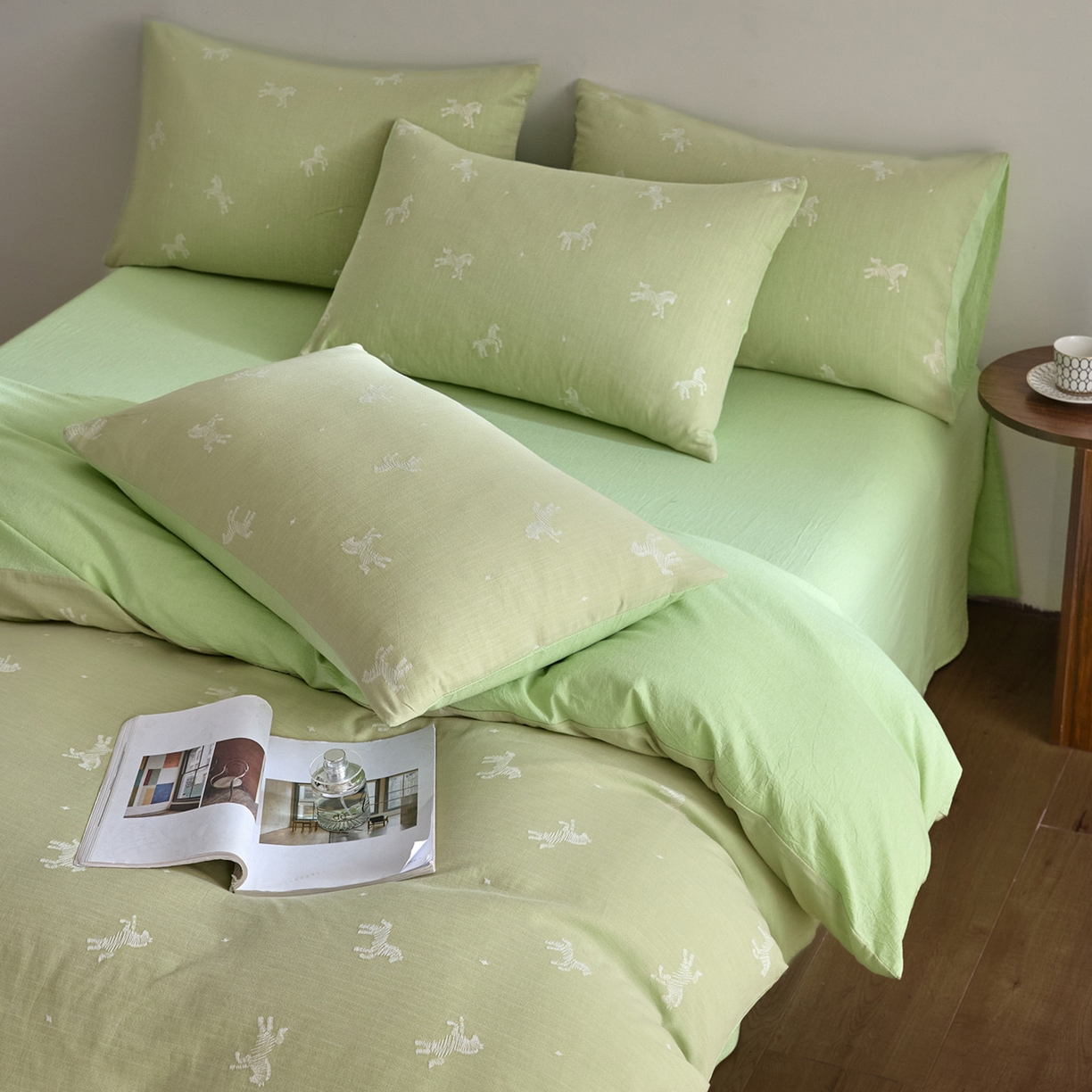 91家纺网 家纺一手货源 找家纺 如一 2026新款A类色织提花全棉双层纱水洗棉四件套 骏影绿