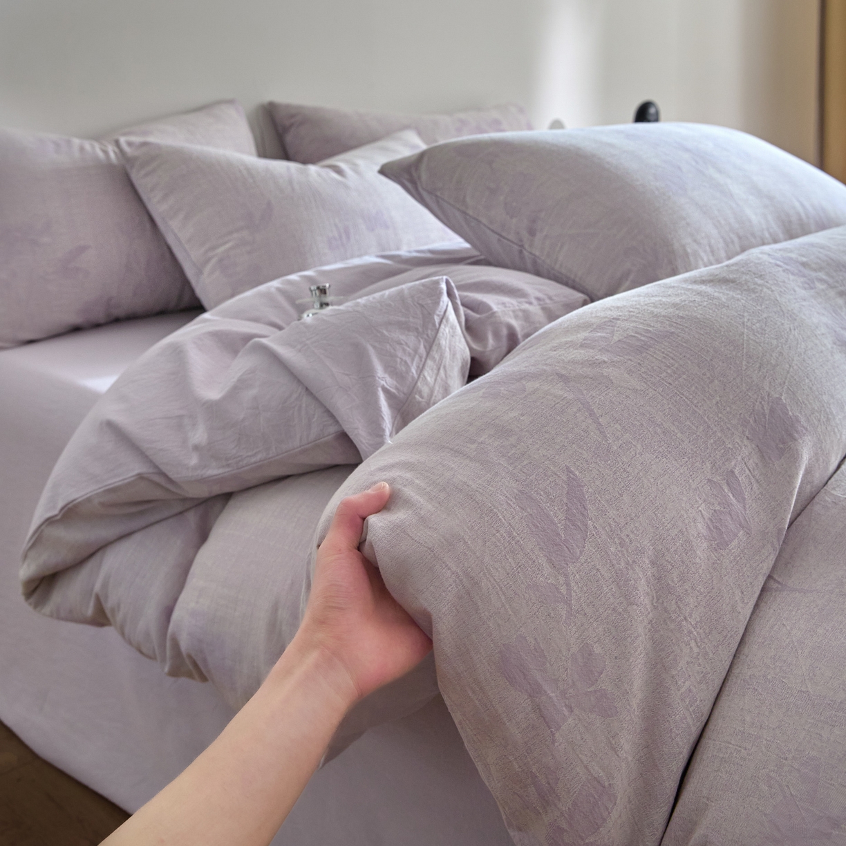 91家纺网 家纺一手货源 找家纺 如一 2026新款A类色织提花全棉双层纱水洗棉四件套 兰序紫