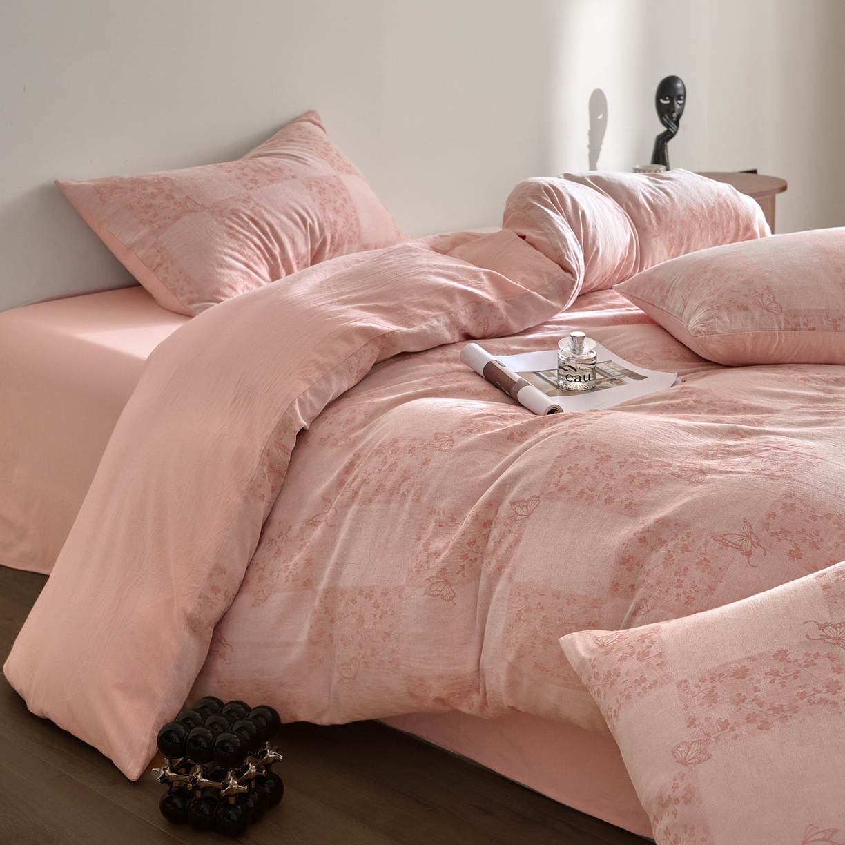 91家纺网 家纺一手货源 找家纺 如一 2026新款A类色织提花全棉双层纱水洗棉四件套 蝶漫粉