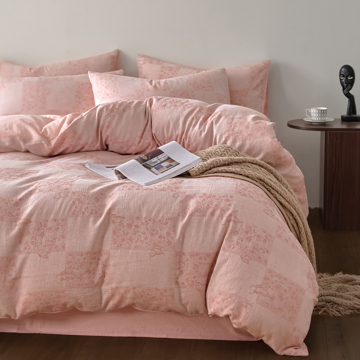 91家纺网 家纺一手货源 找家纺 如一 2026新款A类色织提花全棉双层纱水洗棉四件套 蝶漫粉