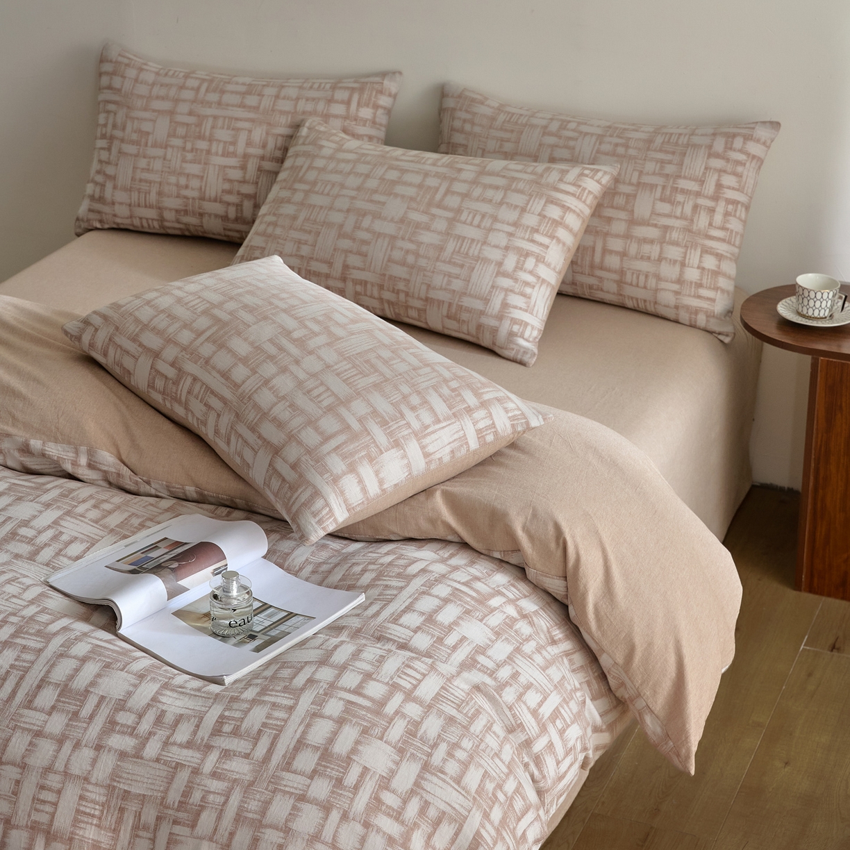 91家纺网 家纺一手货源 找家纺 如一 2026新款A类色织提花全棉双层纱水洗棉四件套 浮光咖