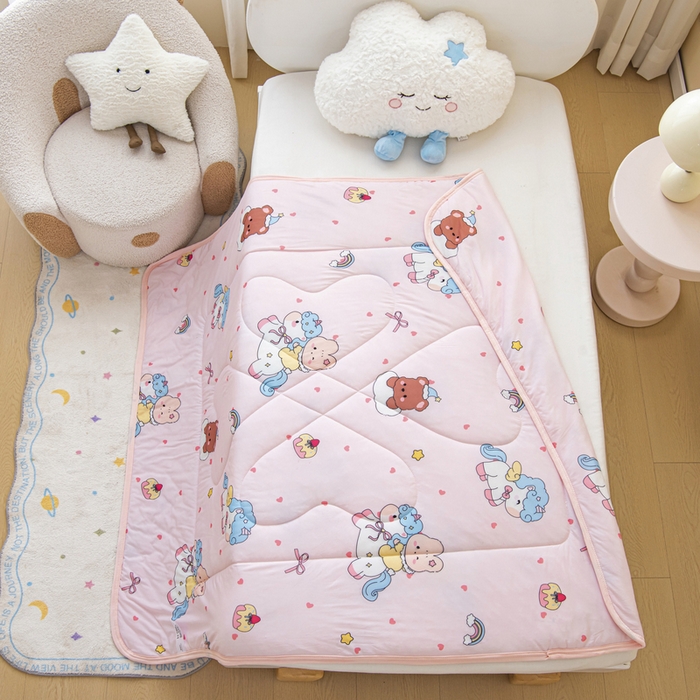 91家纺网 家纺一手货源 找家纺 鱼宝 2026新款儿童夏被凉席三件套 幸运小马