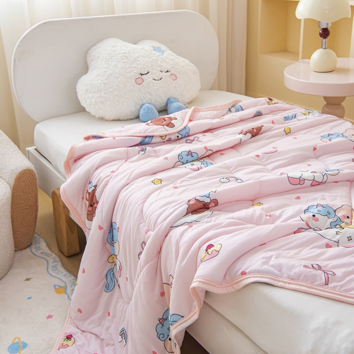 91家纺网 家纺一手货源 找家纺 鱼宝 2026新款儿童夏被凉席三件套 幸运小马