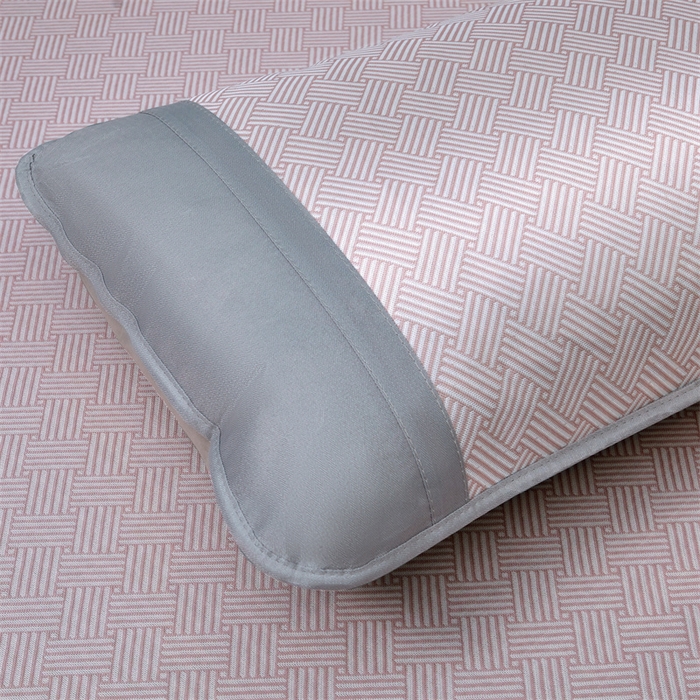 91家纺网 家纺一手货源 找家纺 航途席业 2026新款抗菌三明治冰凉席床席床笠-思绪 思绪 树莓粉床席款