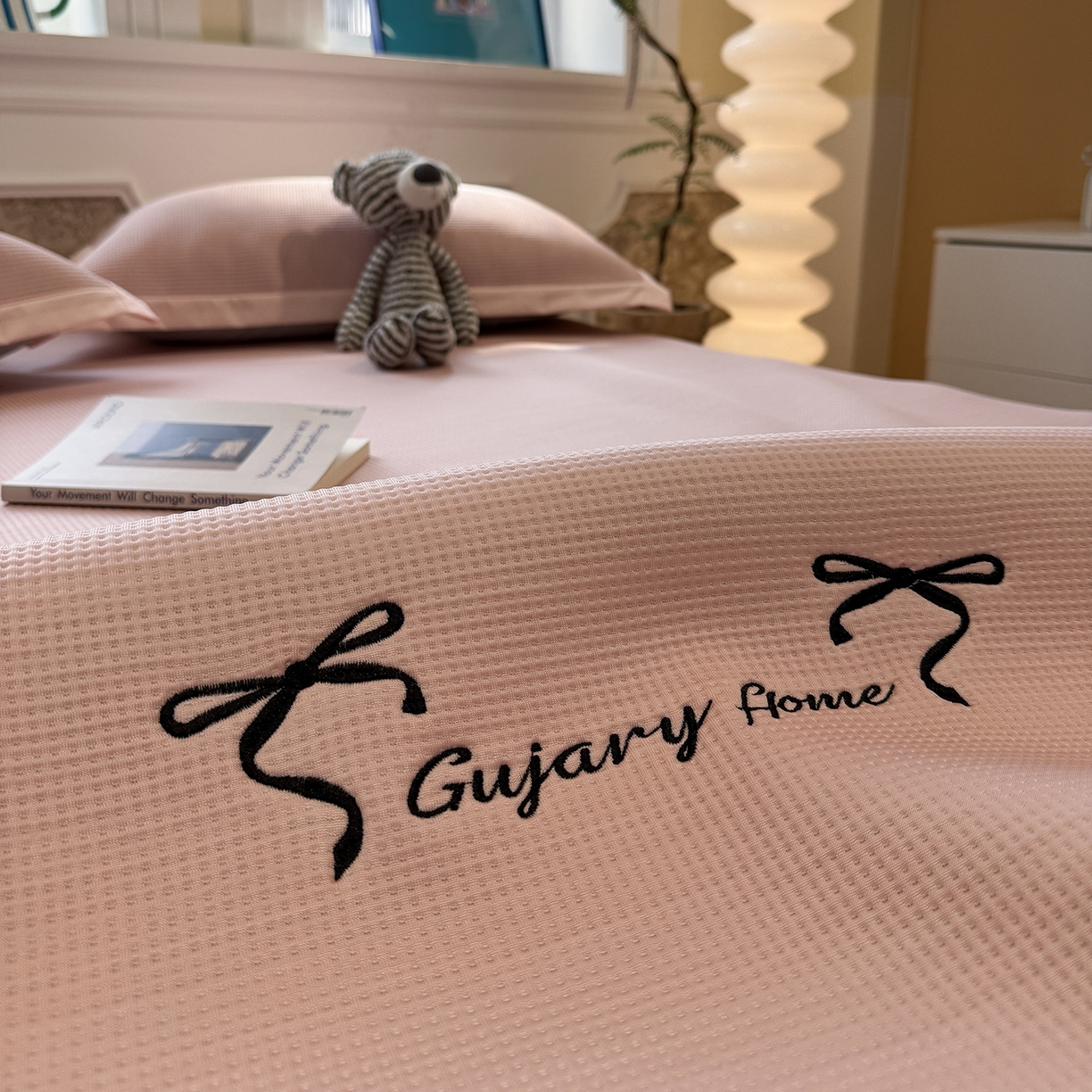 91家纺网 家纺一手货源 找家纺 GUJARY古家丽 2026新款A类刺绣凉豆豆凉席miumiu风绣蝴蝶结 少女粉