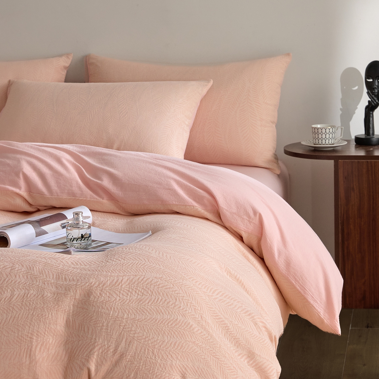 91家纺网 家纺一手货源 找家纺 如一 2026新款A类色织提花全棉双层纱水洗棉四件套 叶笙粉