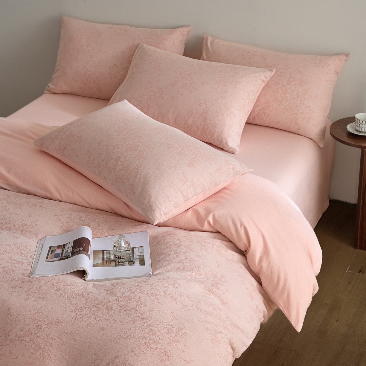 91家纺网 家纺一手货源 找家纺 如一 2026新款A类色织提花全棉双层纱水洗棉四件套 花忆粉