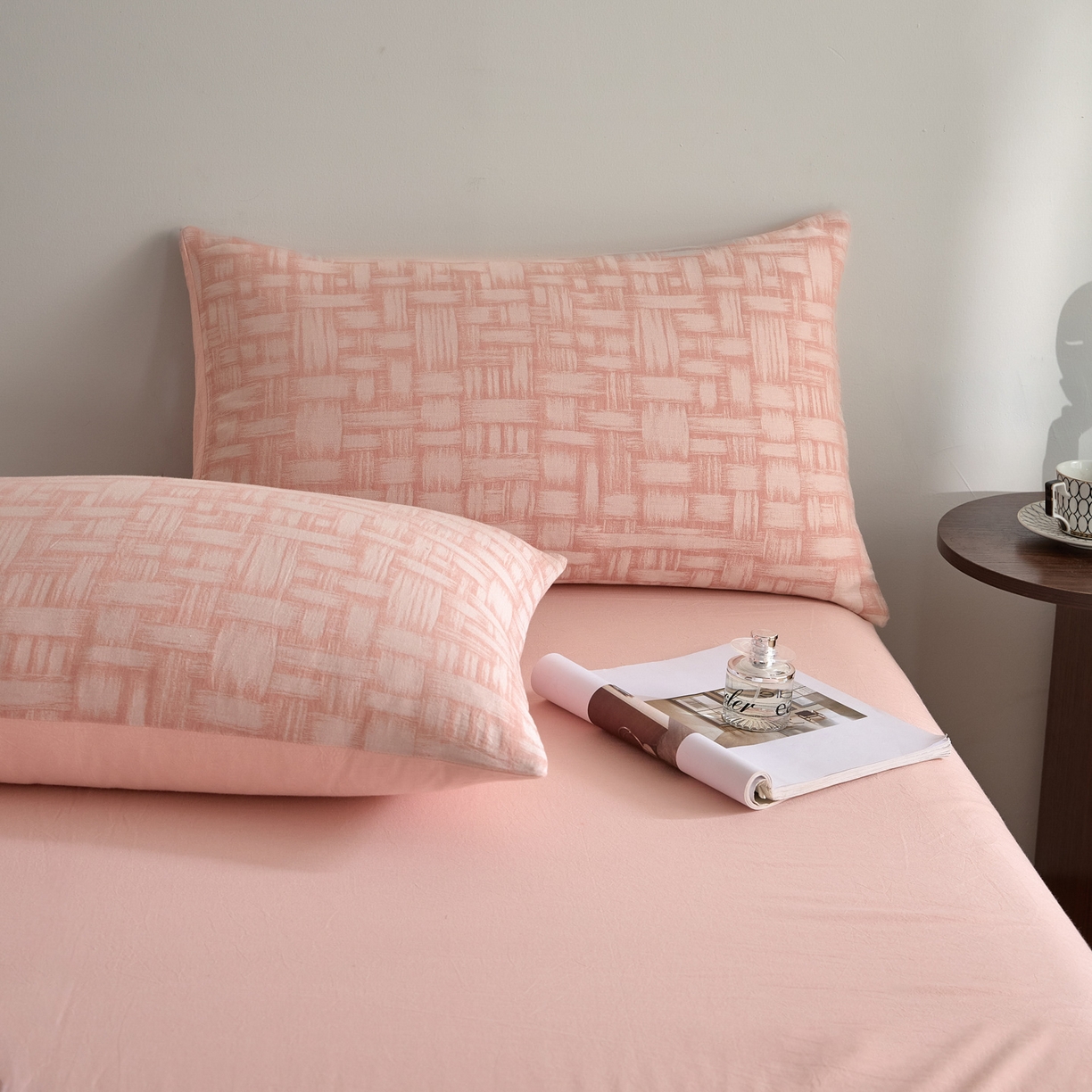 91家纺网 家纺一手货源 找家纺 如一 2026新款A类色织提花全棉双层纱水洗棉四件套 浮光粉