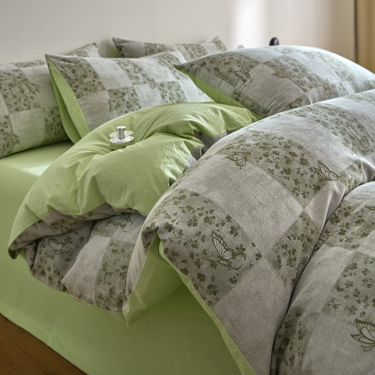 91家纺网 家纺一手货源 找家纺 如一 2026新款A类色织提花全棉双层纱水洗棉四件套 蝶漫绿