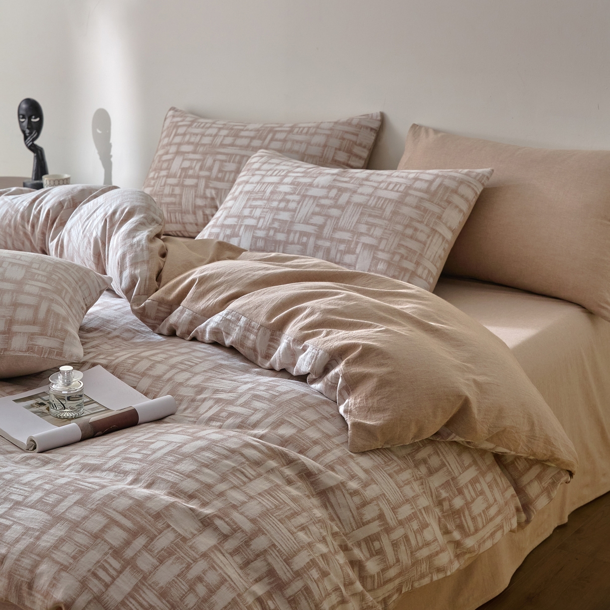 91家纺网 家纺一手货源 找家纺 如一 2026新款A类色织提花全棉双层纱水洗棉四件套 浮光咖