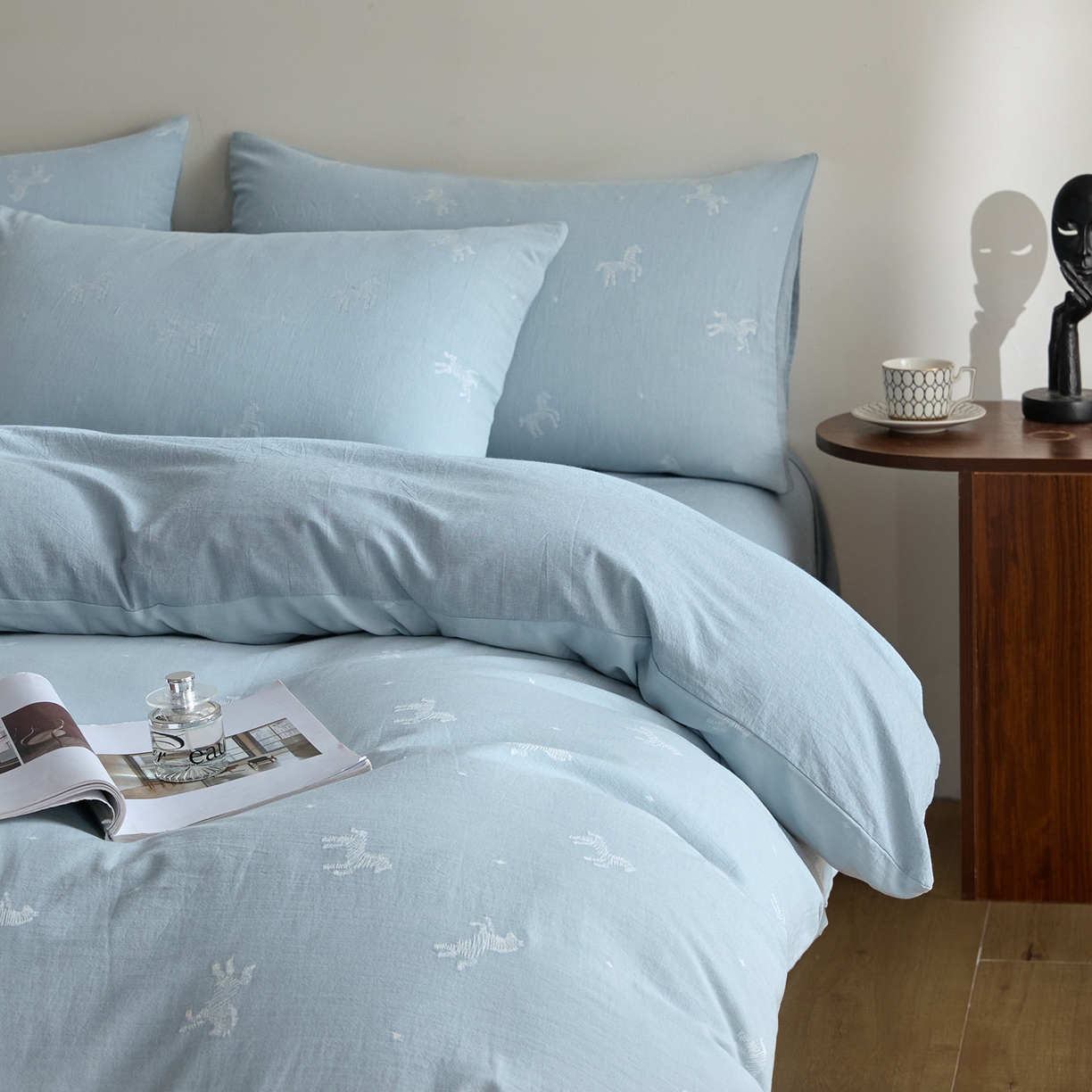 91家纺网 家纺一手货源 找家纺 如一 2026新款A类色织提花全棉双层纱水洗棉四件套 骏影蓝