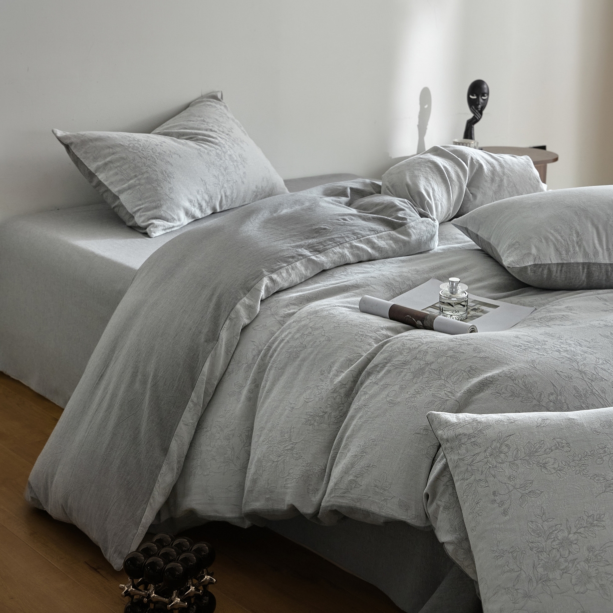 91家纺网 家纺一手货源 找家纺 如一 2026新款A类色织提花全棉双层纱水洗棉四件套 花忆灰