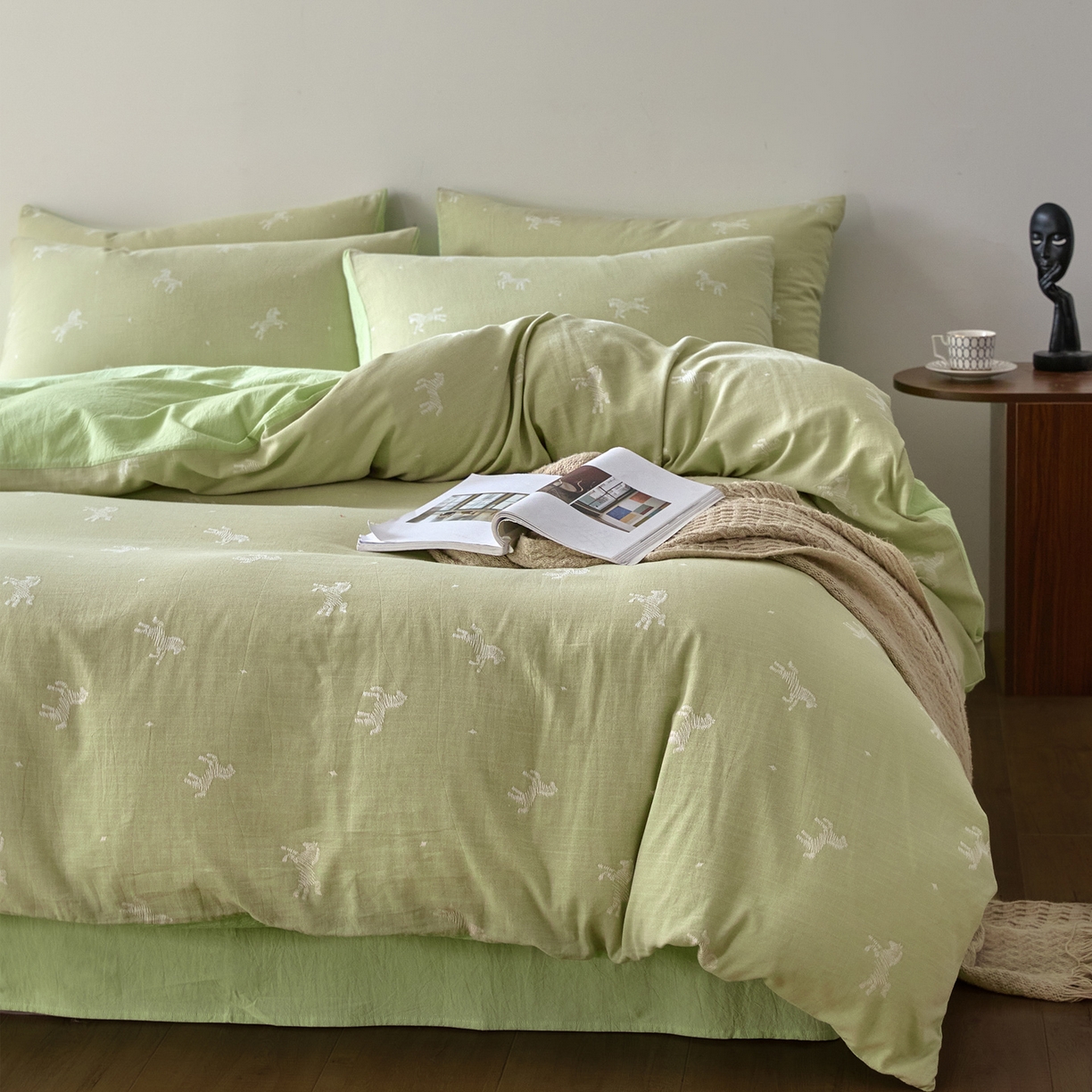 91家纺网 家纺一手货源 找家纺 如一 2026新款A类色织提花全棉双层纱水洗棉四件套 骏影绿