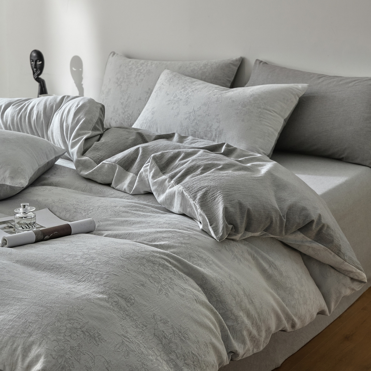 91家纺网 家纺一手货源 找家纺 如一 2026新款A类色织提花全棉双层纱水洗棉四件套 花忆灰