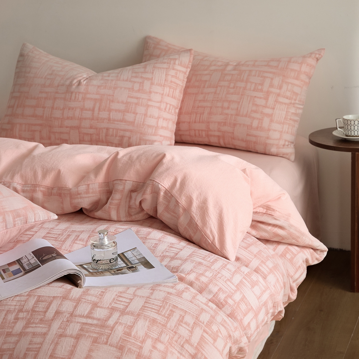 91家纺网 家纺一手货源 找家纺 如一 2026新款A类色织提花全棉双层纱水洗棉四件套 浮光粉