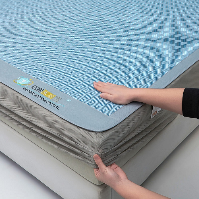 91家纺网 家纺一手货源 找家纺 航途席业 2026新款抗菌三明治冰凉席床席床笠-思绪 思绪 静谧蓝床笠款