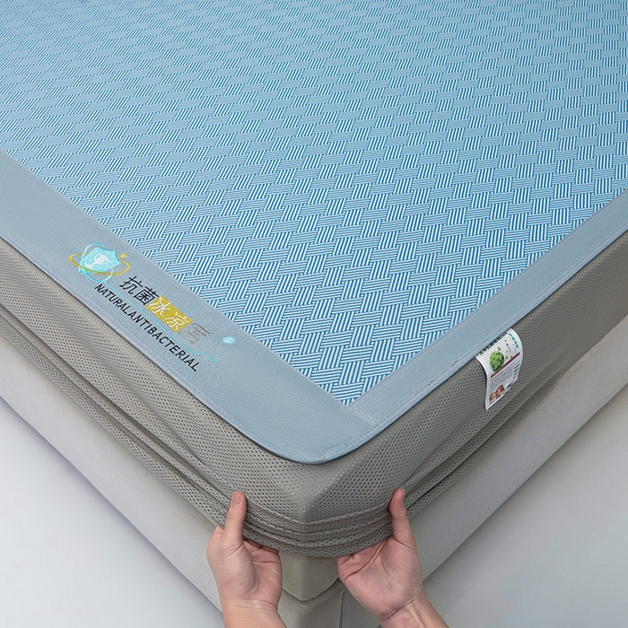 91家纺网 家纺一手货源 找家纺 航途席业 2026新款抗菌三明治冰凉席床席床笠-思绪 思绪 静谧蓝床笠款