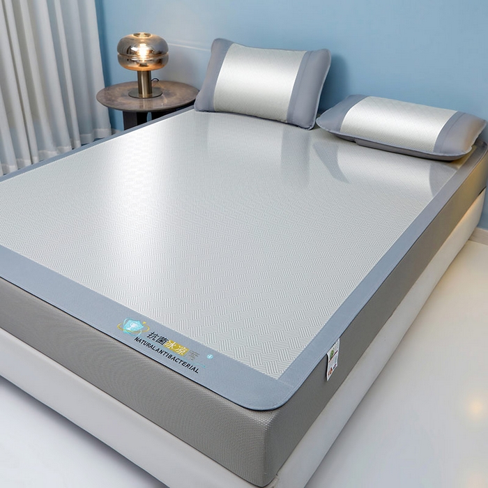 91家纺网 家纺一手货源 找家纺 航途席业 2026新款抗菌三明治冰凉席床席床笠-思绪 思绪 绅士灰床笠款